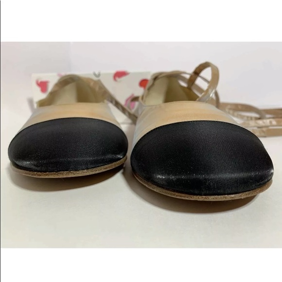 CHANEL Black Gold Satin Cap Toe Lace up Flat SZ 39 - Picture 7 of 8